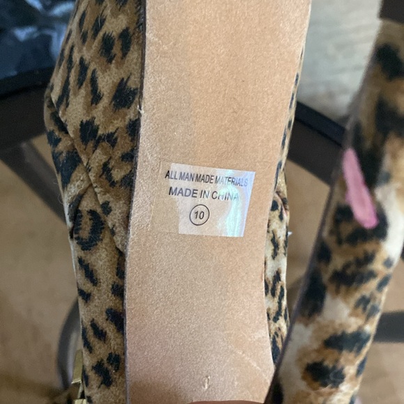 Women’s thigh high boots - Picture 7 of 14